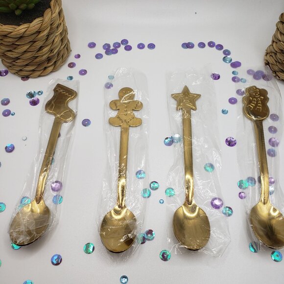 Cute Christmas Spoons - Picture 1 of 2